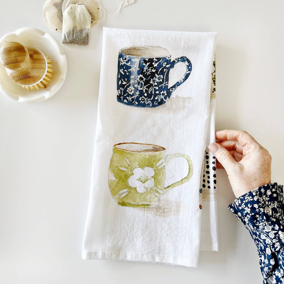 Kitchen Towel - Mugs - Gift & Gather