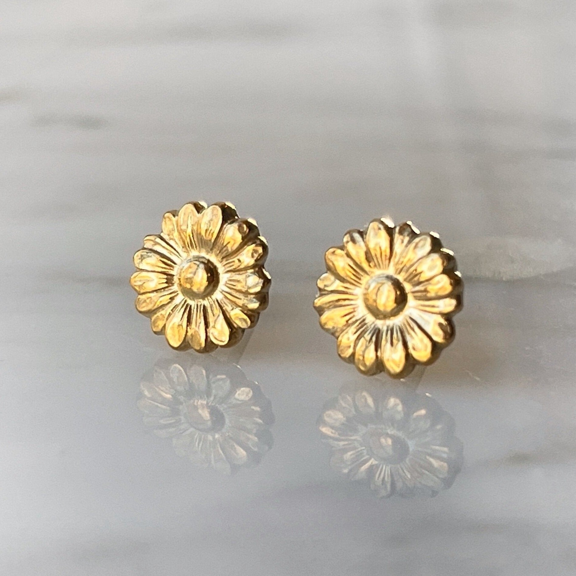 Earrings - Daisy - Gift & Gather